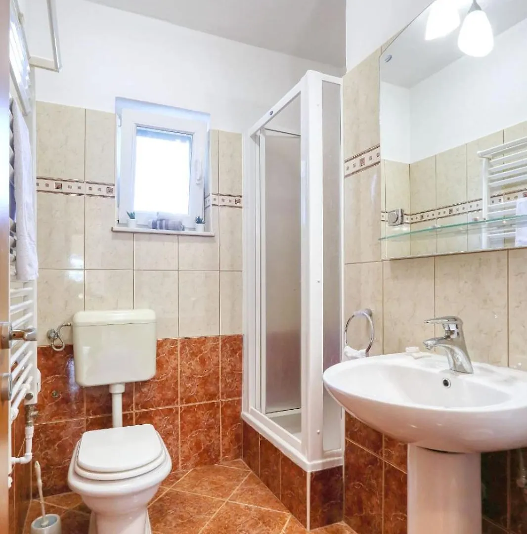 Policnik Villa Ana With Large Pool