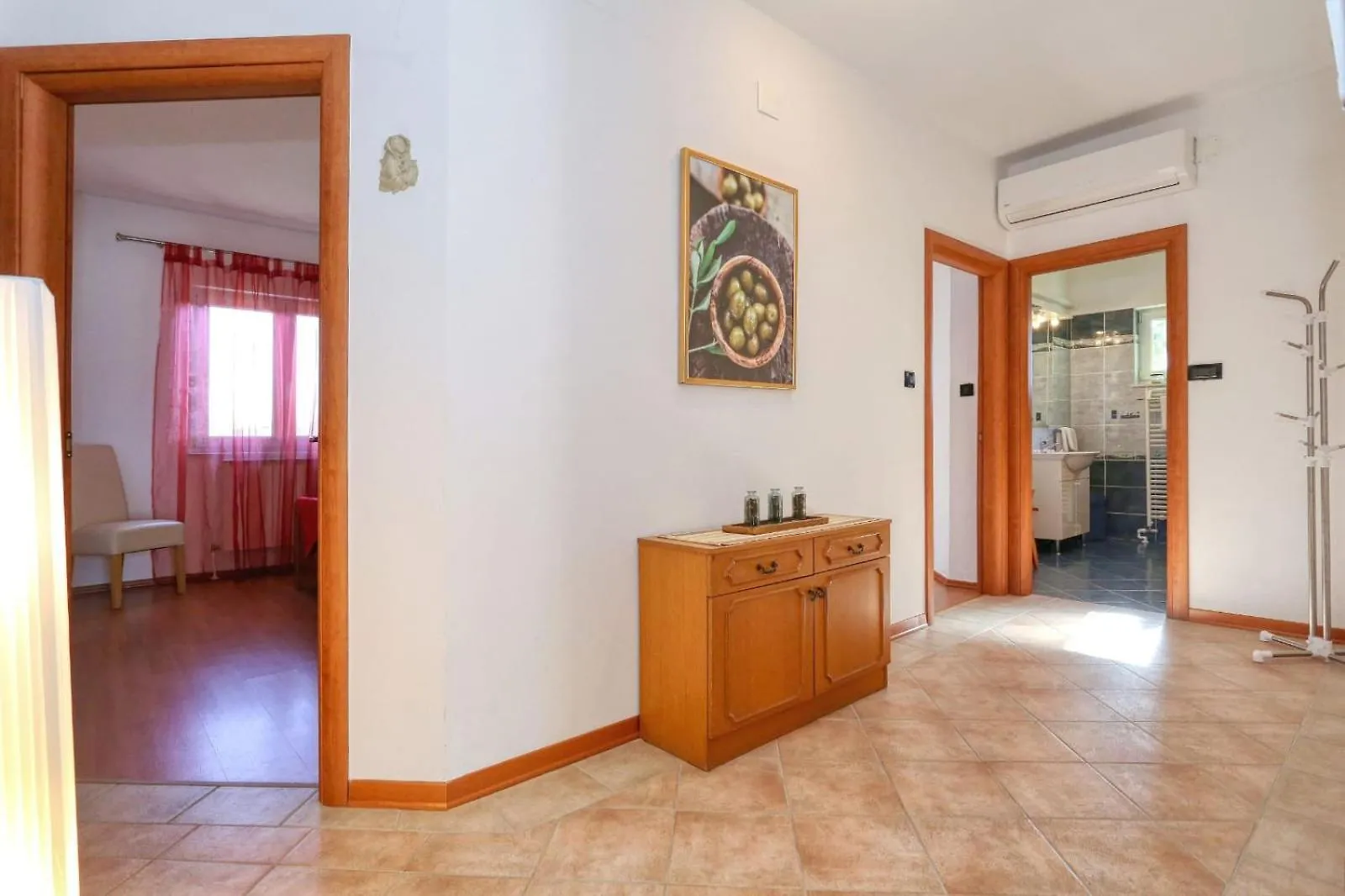 Villa Ana With Large Pool Policnik