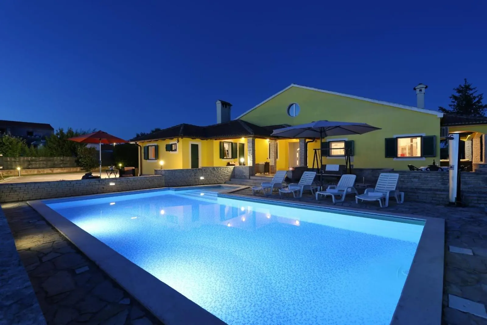 Policnik Villa Ana With Large Pool